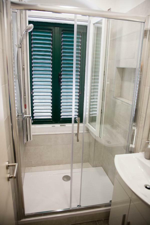 Soukki Town Centre Suites 1 Split Buitenkant foto