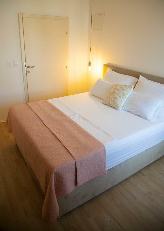 Soukki Town Centre Suites 1 Split Buitenkant foto