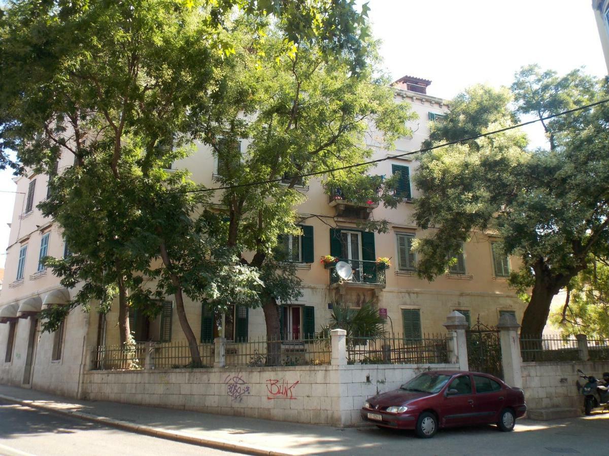 Soukki Town Centre Suites 1 Split Buitenkant foto